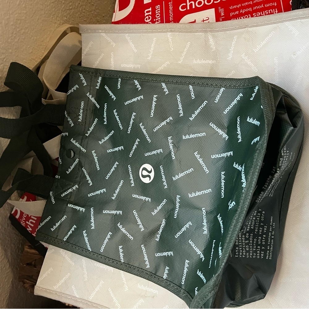 Lot of 4 Lululemon Reusable Tote bags Small Medium and Large various styles - Picture 5 of 6